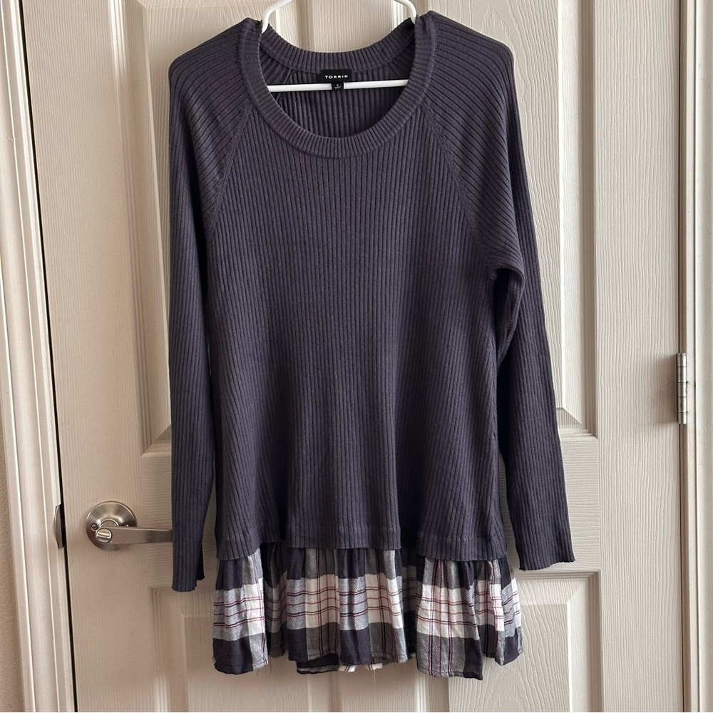 Torrid Charcoal Ribbed Sweater Tunic with Plaid Ruffle Hem Women’s Plus Size 2X
